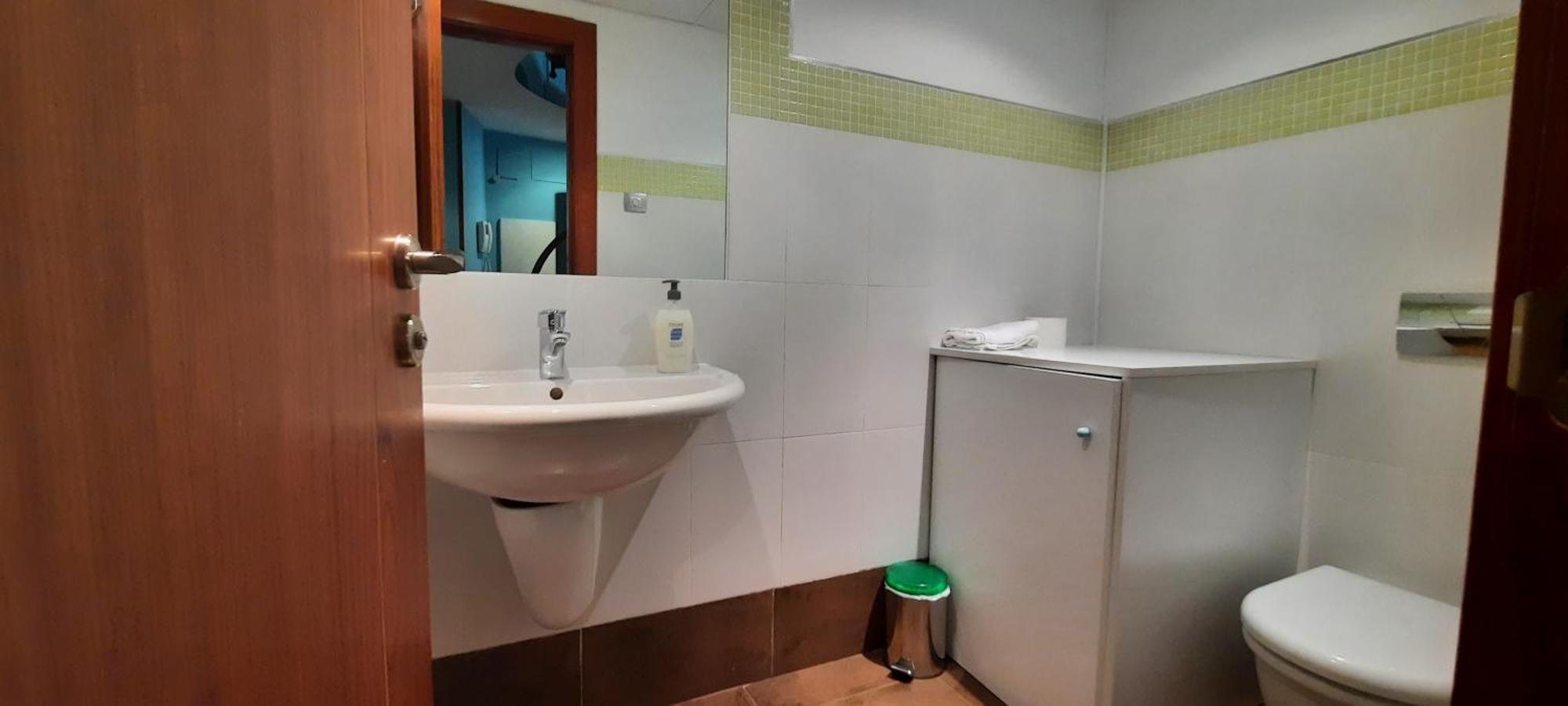 Palacio Sirvente Mieres - Parking Gratuito Andujar Bilik gambar